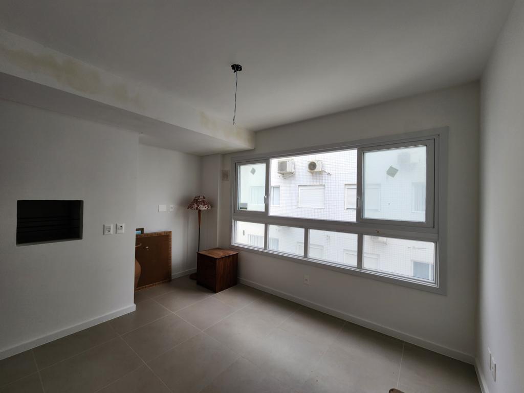 Apartamento 2 dormitórios à venda no bairro Centro em Capão Da Canoa - imovel V00040
